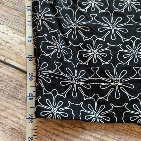 Nike Waterproof Active Capris • Sz S (4-6) - Picture 9 of 13